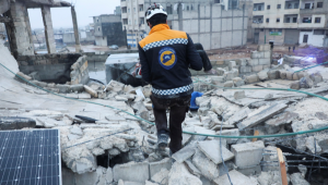 Diversos edifícios já fragilizados por tiroteios e bombardeios foram destruídos com o terremoto desta segunda-feira na Síria