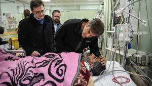 sobrevivente é resgatado após 13 dias em escombros na Turquia