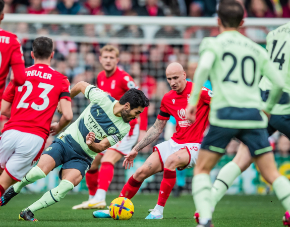 Manchester City vence o Arsenal e assume liderança da Premier