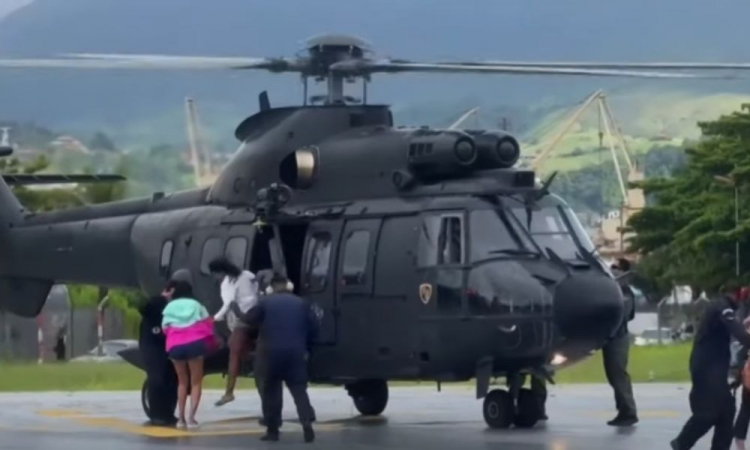 helicoptero-resgate-vitimas-chuva-litoral-reproducao-jovem-pan-news