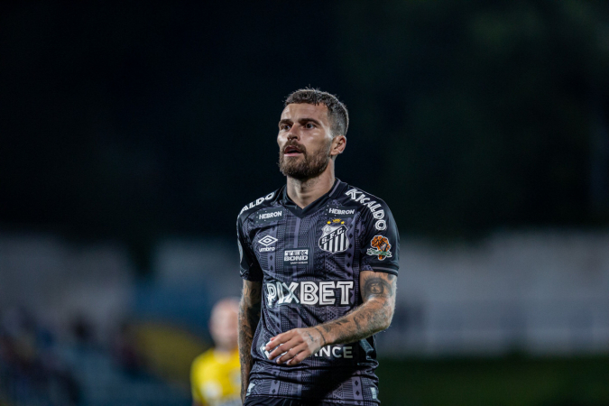 Lucas Lima reestreou com a camisa do Santos no empate com o Santo André