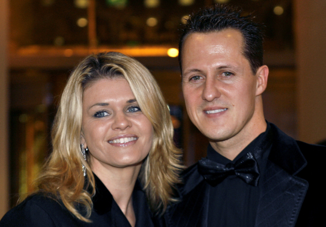 Michael Schumacher, heptacampeão mundial de Fórmula 1, ao lado de Corinna