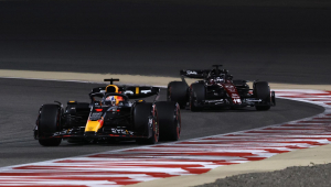 Max Verstappen e Valtteri Bottas durante treinamento no GP do Bahrein
