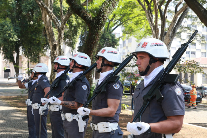 POlicias militares em formação