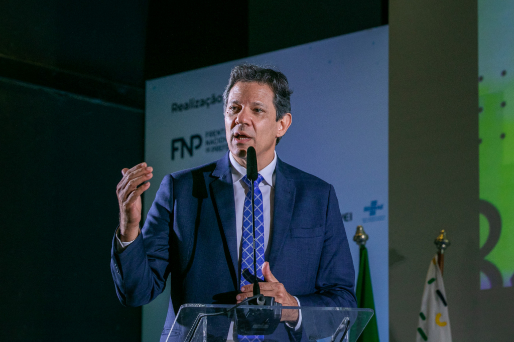 Haddad apresenta proposta de novo arcabouço fiscal a Lira, Pacheco e alguns líderes partidários