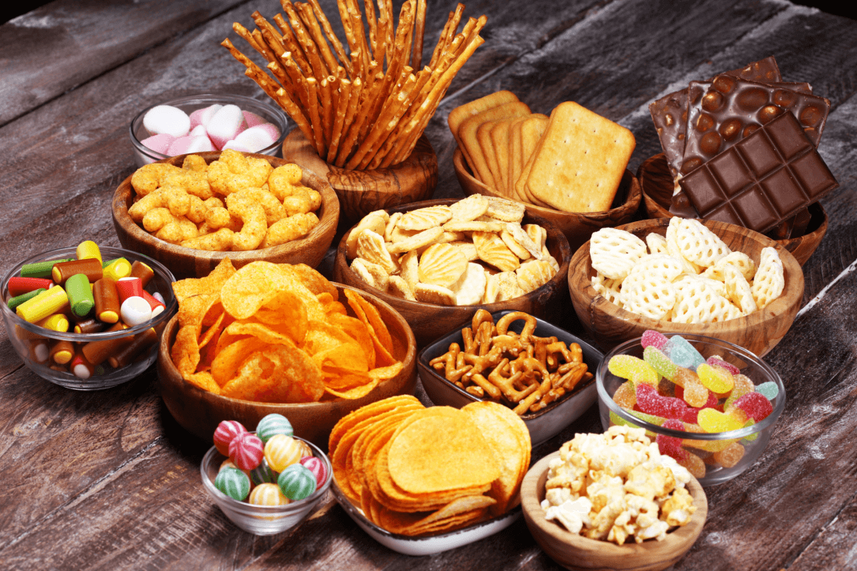 Alimentos como doces, frituras e gorduras são prejudiciais em qualquer momento de uma dieta 