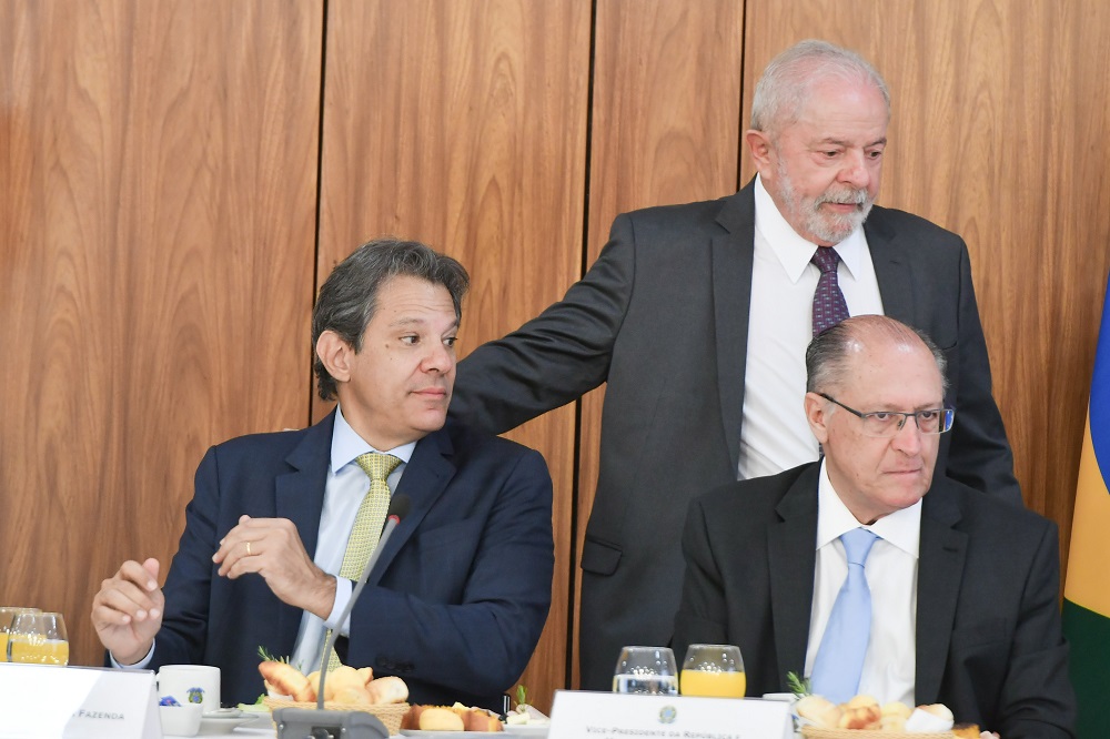 Presidente Lula, Vice Presidente Alckmin e Ministro Fernando Haddad durante reunião