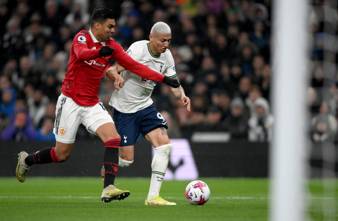 Tottenham busca empate duas vezes em clássico contra o Arsenal pelo Inglês