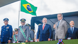 Lula e militares