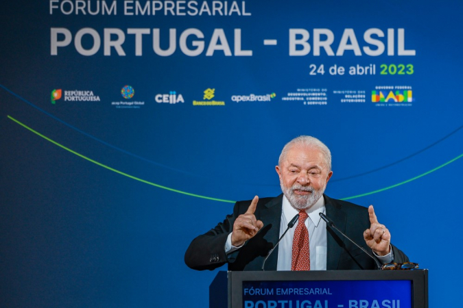 Lua sorri na Sessão de Abertura do Fórum Empresarial Brasil-Portugal