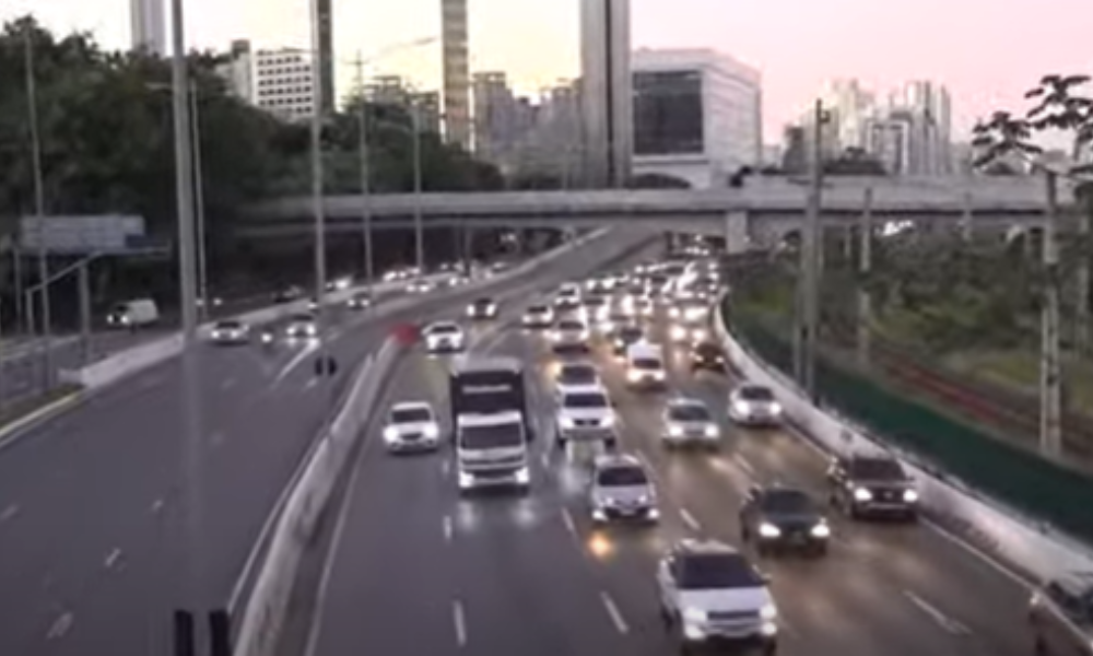 São Paulo registra 225 km de congestionamento com a volta do feriado - Jovem Pan