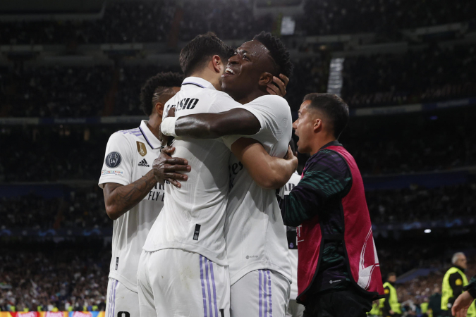 Jogadores do Real Madrid comemoram vitória sobre o Chelsea na Liga dos Campeões