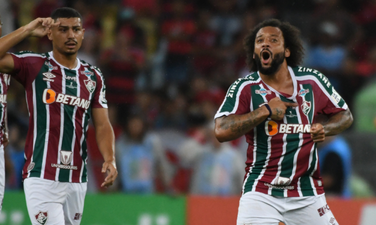 Fluminense marca no fim e vence Flamengo em clássico de muita confusão -  06/02/2022 - UOL Esporte