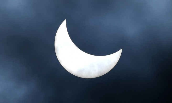 eclipse lunar hibrido (1)