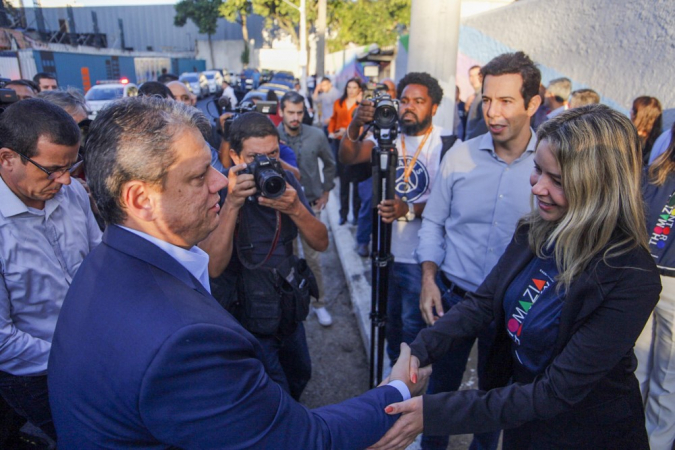 O governador de São Paulo, Tarcísio de Freitas (Republicanos), durante visita à Escola Estadual Thomazia Montoro, na Vila Sônia, na zona oeste da capital paulista