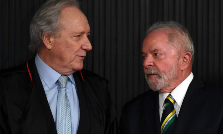 Lula se reúne com Lewandowski e amplia especulações sobre nomeação ao Ministério da Justiça