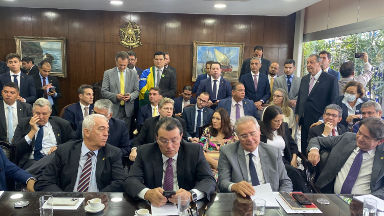 Líderes partidários em reunião em Brasília
