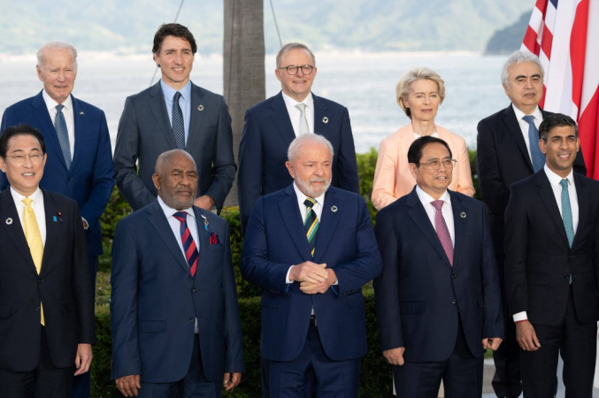 Lula posa para foto com outros líderes mundiais