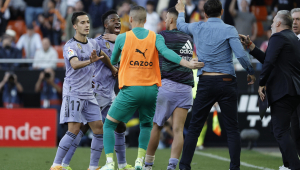 Vinicius Júnior foi expulso após ser alvo de racismo no duelo entre Valencia e Real Madrid