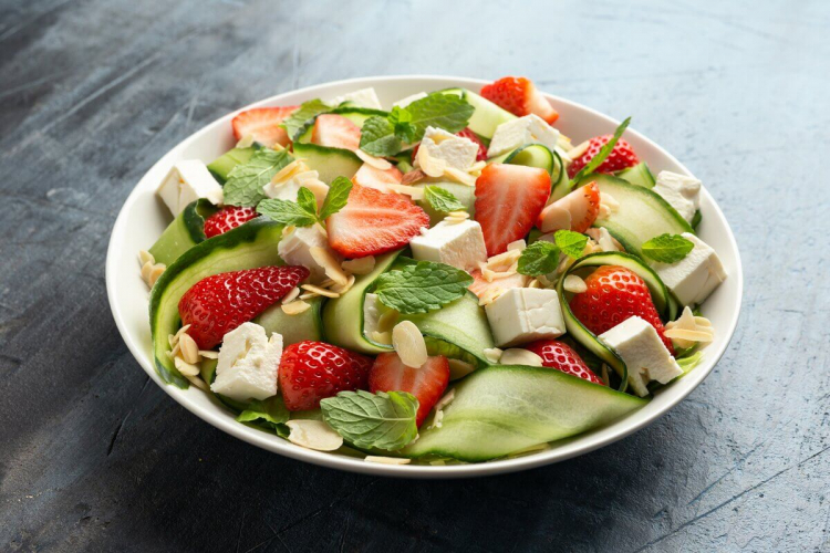 5 saladas funcionais para auxiliar na dieta