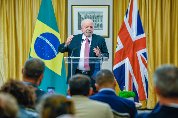 Lula dá entrevista em Londres