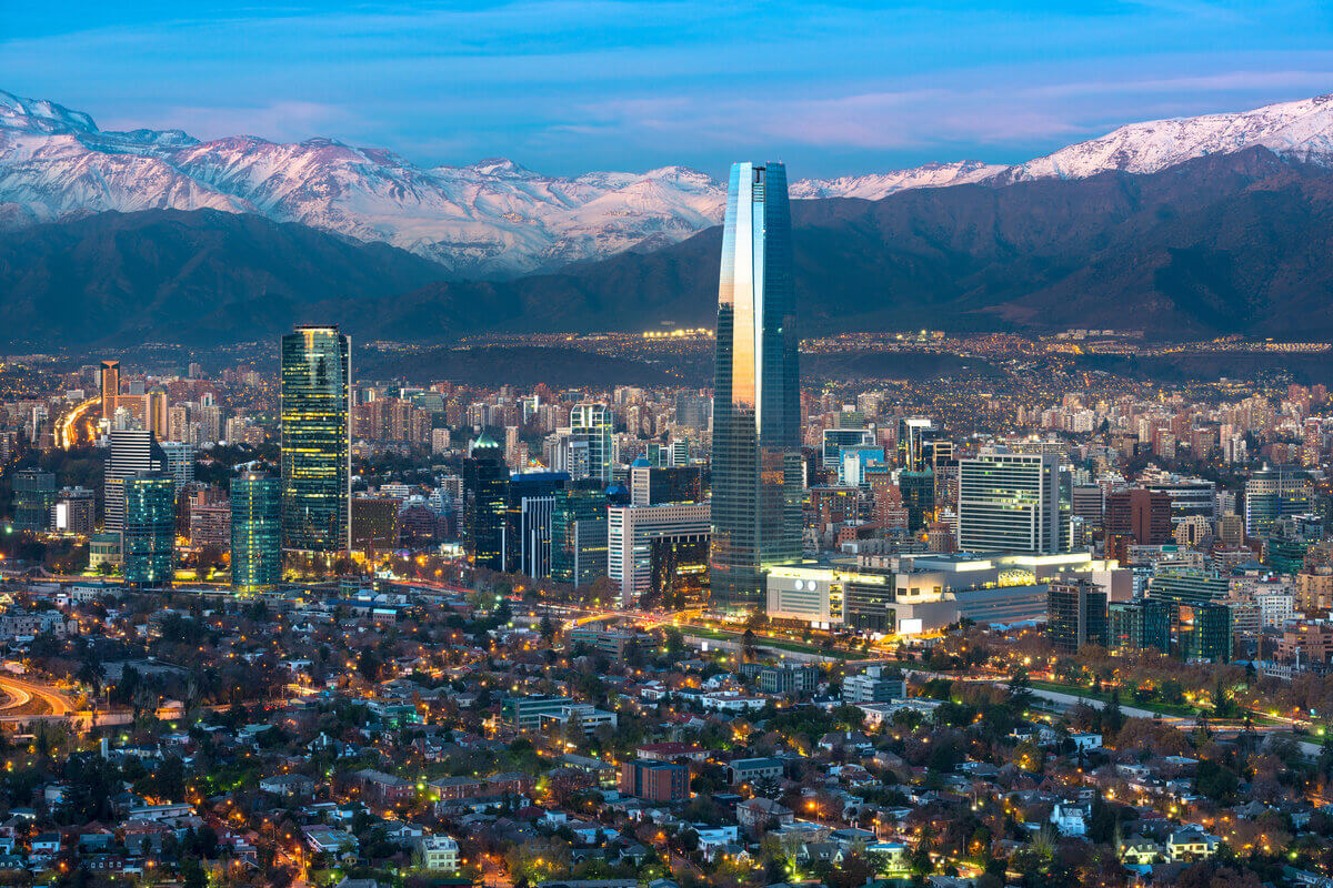 Chile é um dos destinos perfeitos para apreciar as belezas naturais e ainda curtir a cidade 