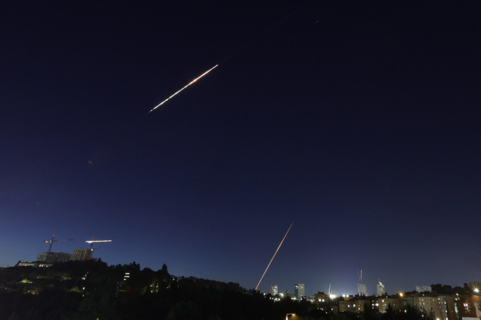 Iran fires missiles at Israel