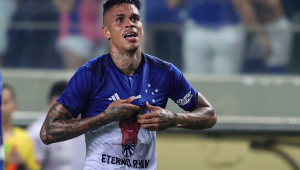 O meio-campista Richard, do Cruzeiro, é suspeito de participar de esquema de manipulação de jogos