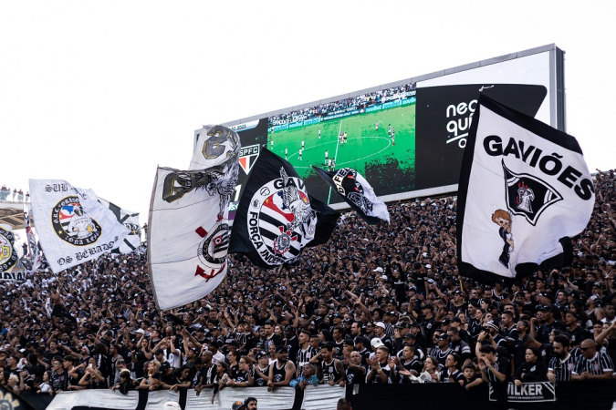 Torcida do Corinthians lotou a Neo Química Arena contra o São Paulo