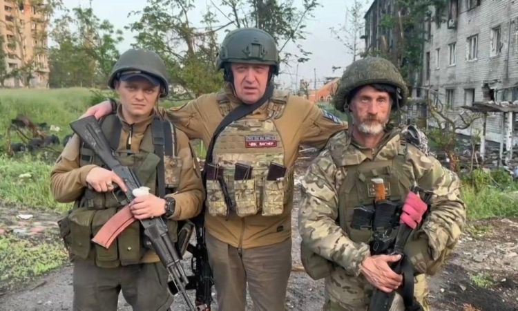 Grupo Wagner cede Bakhmut à Rússia e alerta que Exército da Ucrânia se tornou um dos mais poderosos do mundo