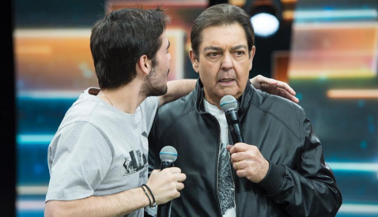 Faustão com o filho, João Guilherme Silva, no programa da Band