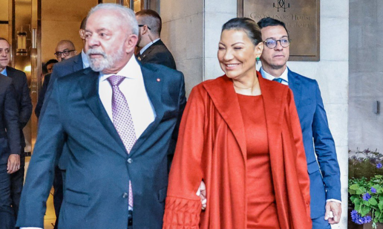 Lula e Janja na coroação 