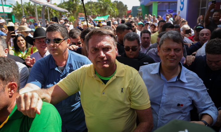 Jair Bolsonaro ao lado de Tarcísio de Freitas na Agrishow