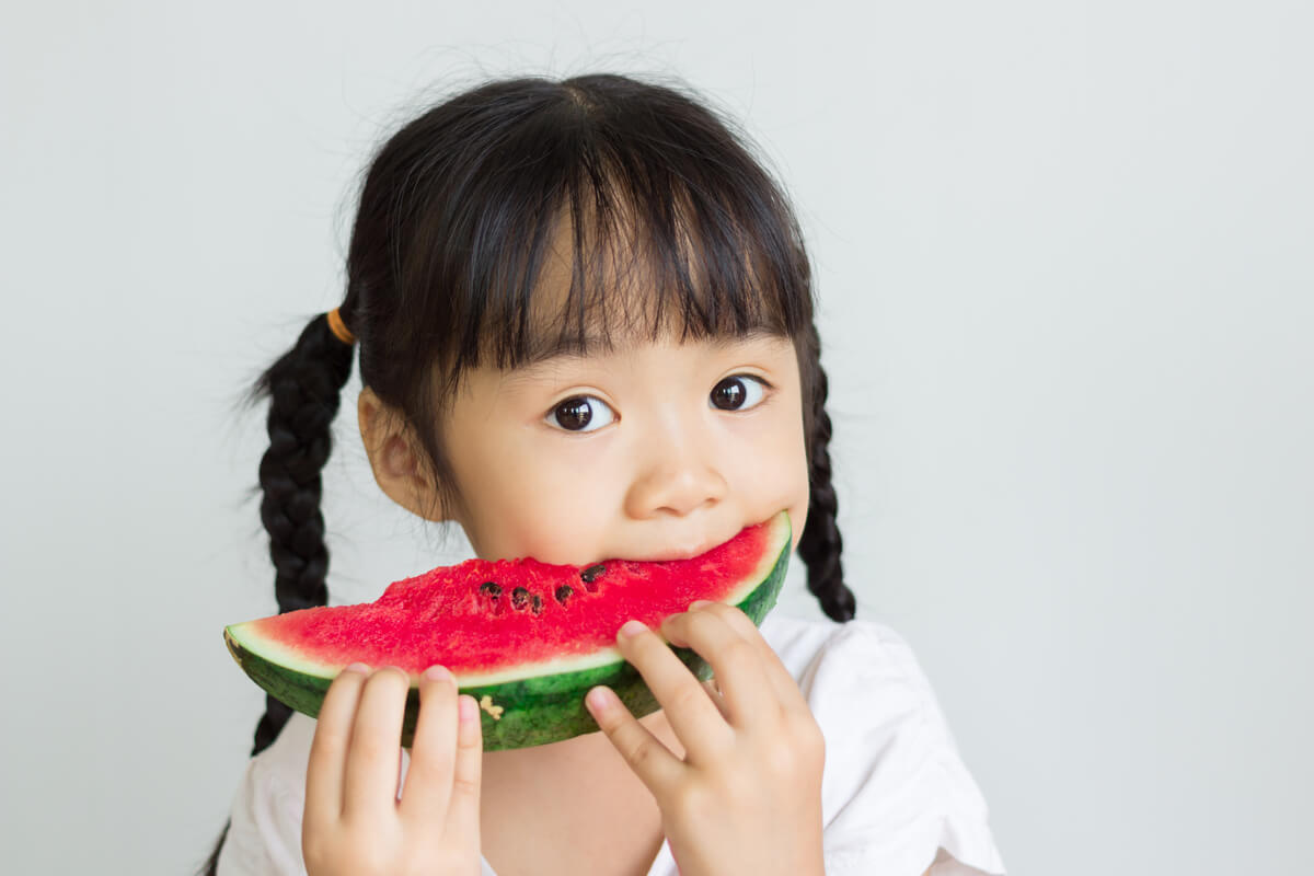 Consumo de frutas favorece a saúde das crianças 