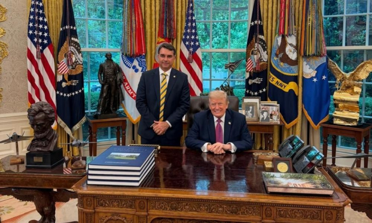 flavio bolsonaro e trump