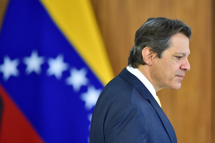 Haddad diz que Brasil vai revisar dívida da Venezuela
