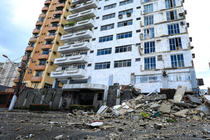 Sacadas desabaram em prédio residencial de Belém, no Pará