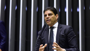 Claudio Cajado no ple