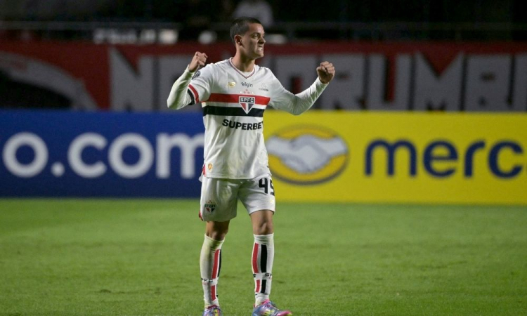 Jovem Lucca entra no fim, marca gol de empate contra o Libertad e classifica o São Paulo para as oitavas da Libertadores