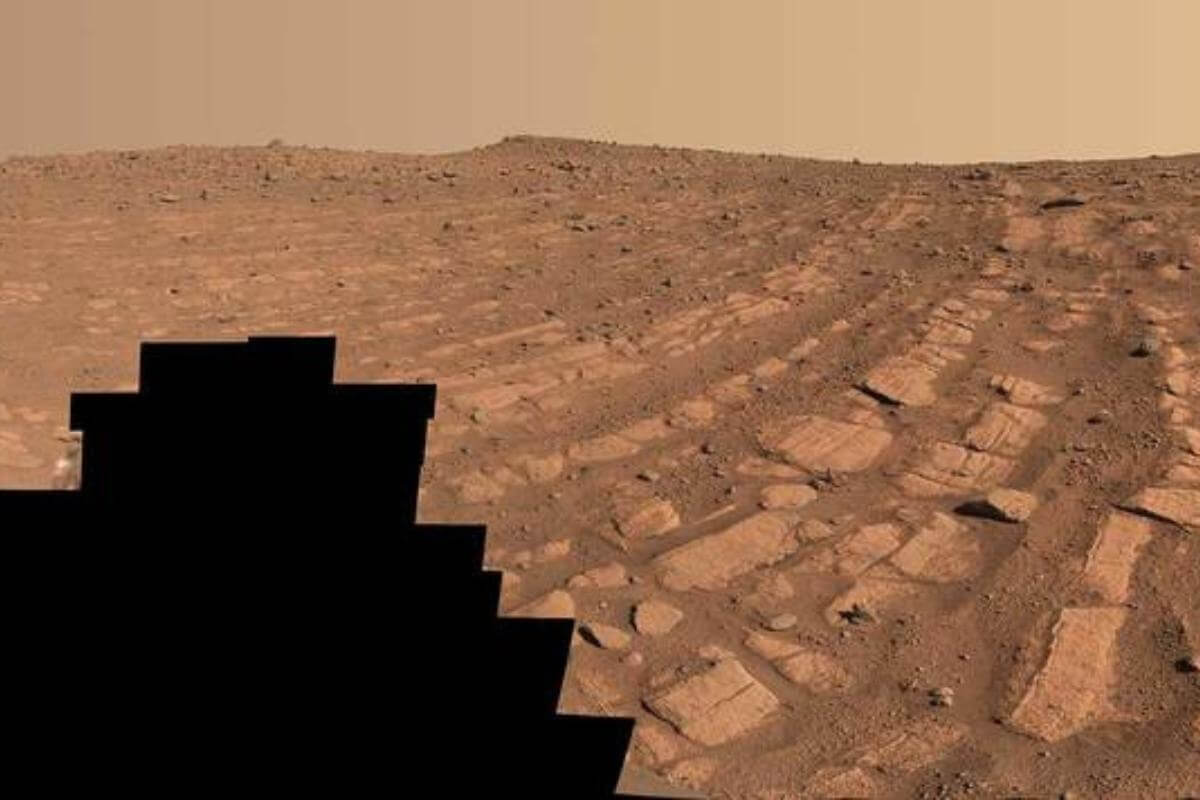 Antigo leito de um rio em Marte pode indicar a existência de vida microbiana no planeta 