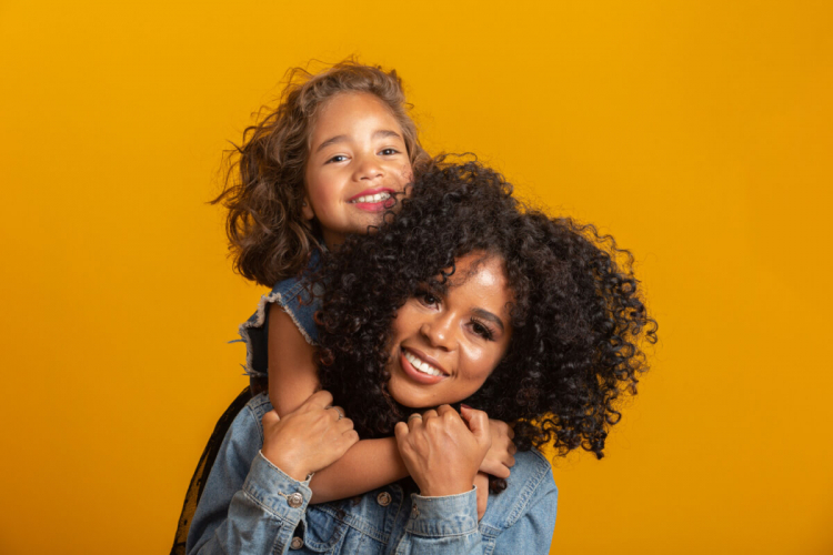 Neurociência explica a diferença entre o amor de mãe e de pai