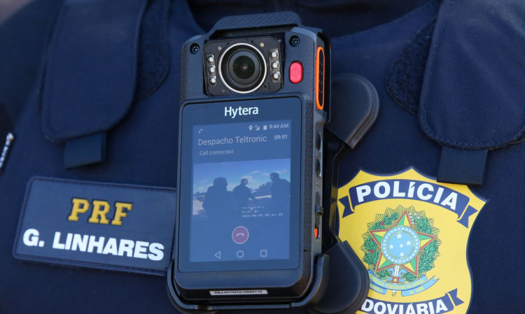 Cerca de 6 mil policiais rodoviários federais vão usar câmeras a partir de 2024