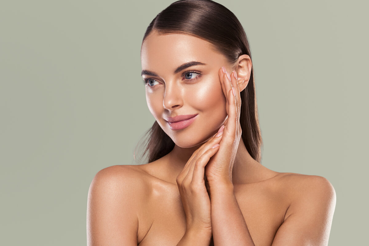 Retirar a maquiagem evita a inflamação da pele 