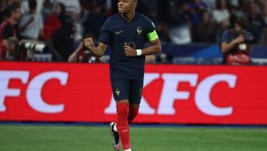Mbappé marcou o gol da vitória da França sobre a Inglaterra