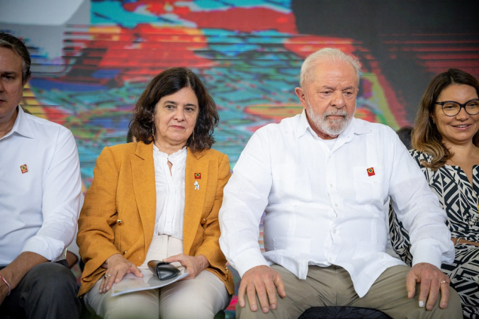 Lula e Nísia Trindade, ministra da Saúde