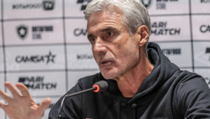 Luís Castro é o técnico do Botafogo