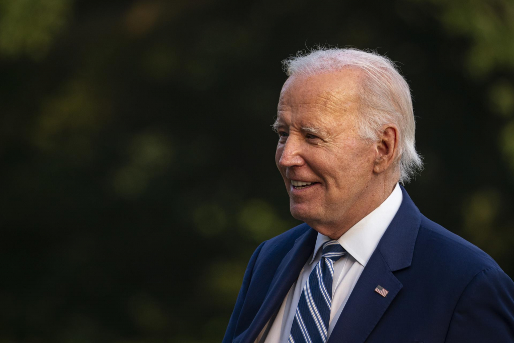 Biden is using a device to treat sleep apnea, it tells the White House