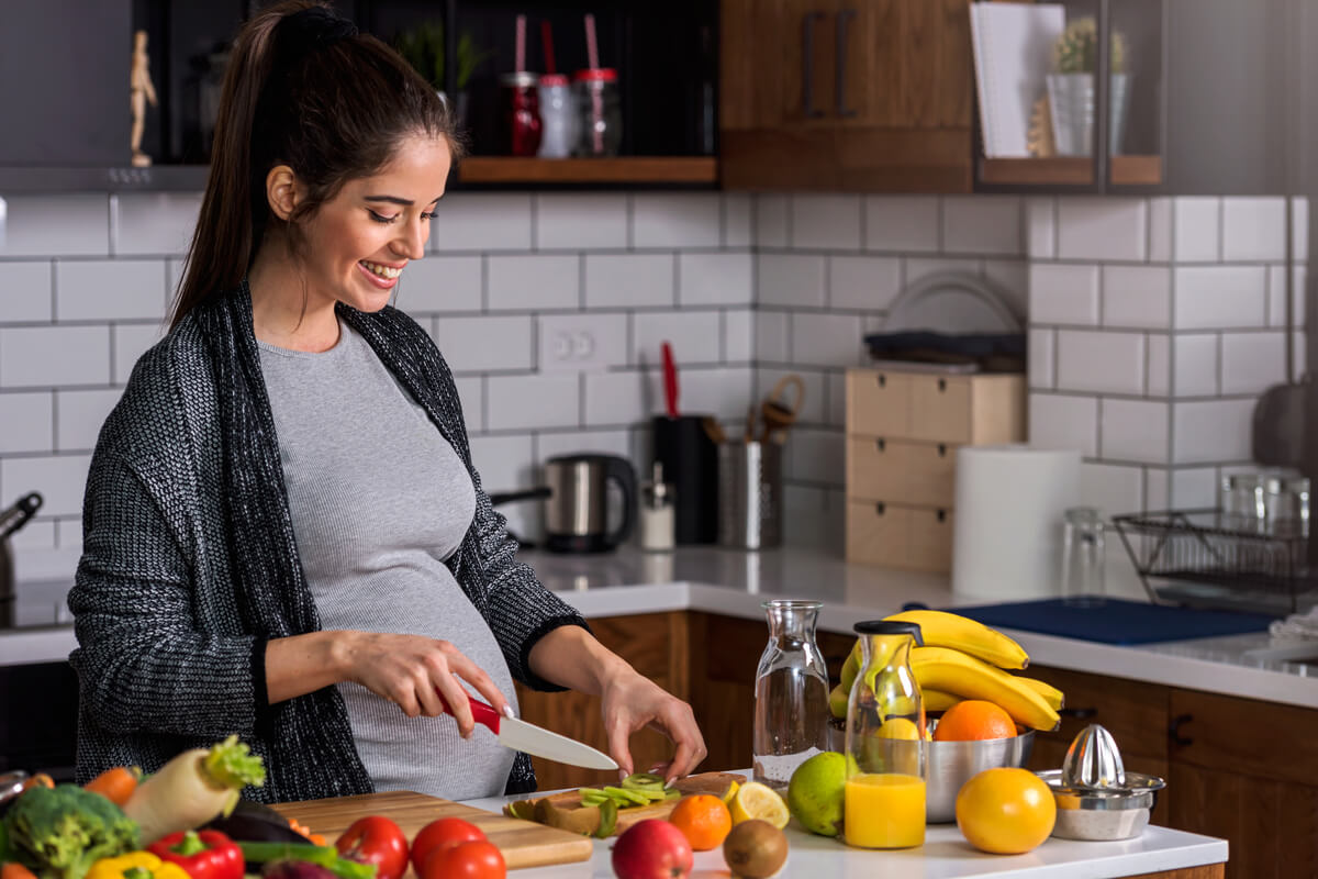 Cuidados com a alimentação durante a gravidez são importantes 
