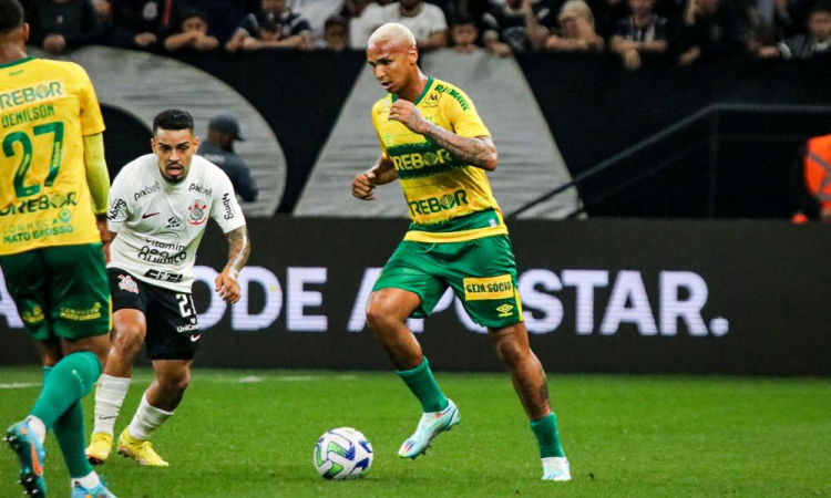 Corinthians joga mal, é derrotado pelo Cuiabá e pode perder liderança do Campeonato  Brasileiro - DIÁRIO DO NOROESTE