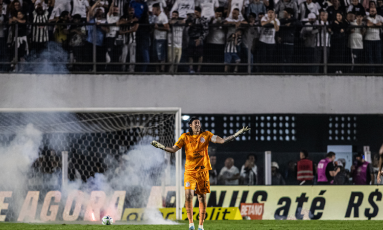 Santos perde do Corinthians, torcida se revolta e jogo termina